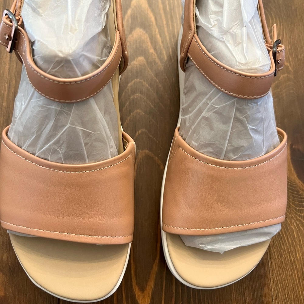 Abeo Rose Gold Sandals 7.5 brand new in box